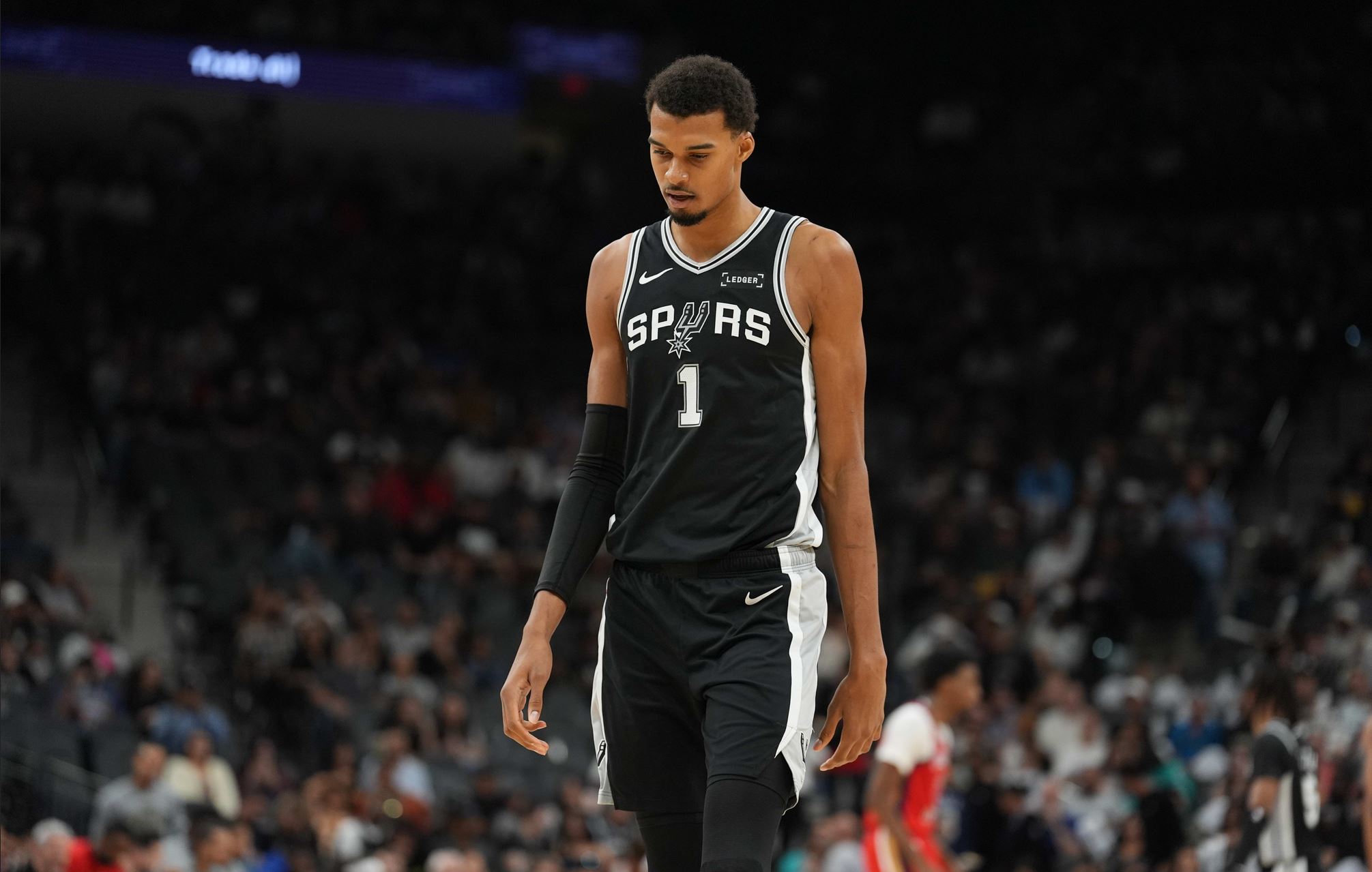 Εκτός δράσης για τις επόμενες εβδομάδες ο Γουεμπανιάμα (pic)