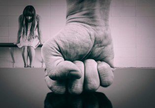 «Ανεπαρκή τα μέτρα προστασίας γυναικών που κινδυνεύουν»