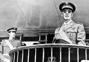 Χουάν Κάρλος: Έχει «τεράστιο σεβασμό» για τον δικτάτορα Φράνκο, κατηγορεί τον γιο του Φελίπε για προδοσία