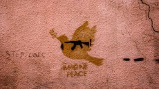 Η τακτική σύναψης συμφωνιών του Τραμπ – Γιατί μια λάθος ειρήνη είναι ο δρόμος για τον επόμενο πόλεμο