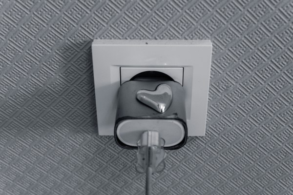 Οι 4 συσκευές που μπορεί να τινάξουν τον λογαριασμό του ηλεκτρικού σου στον αέρα