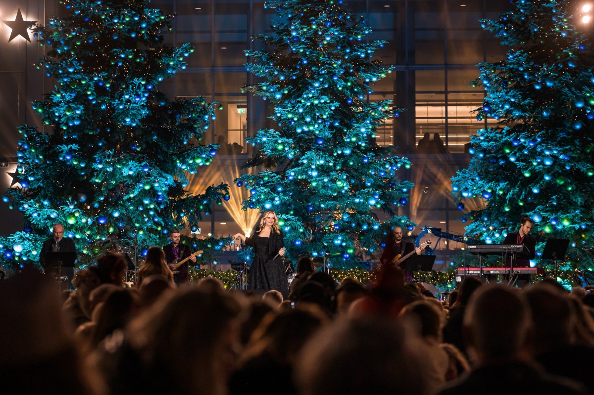 Χριστούγεννα στο ΚΠΙΣΝ: Η φωταγώγηση, ο εντυπωσιακός στολισμός και το γιορτινό σκηνικό