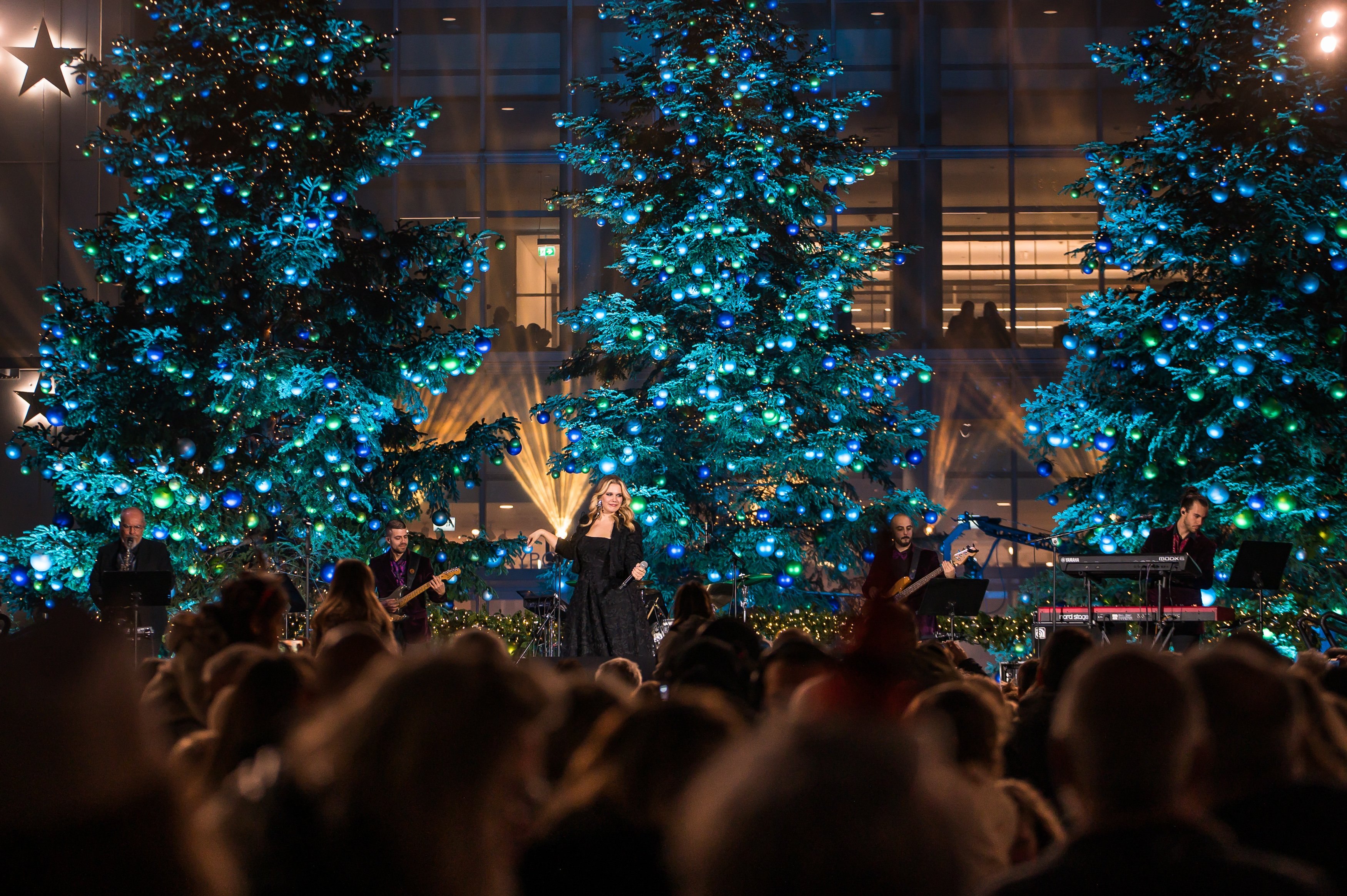 Χριστούγεννα στο ΚΠΙΣΝ: Η φωταγώγηση, ο εντυπωσιακός στολισμός και το γιορτινό σκηνικό