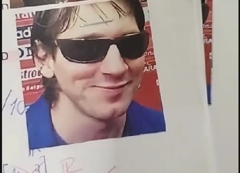 Kαθηγήτρια φαν του Λιονέλ Μέσι, βαθμολογεί γραπτά με φωτογραφίες του!