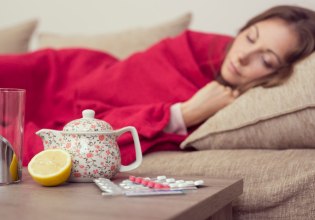 Καμπανάκι ειδικών για την μετάδοση της γρίπης στις γιορτές – Ποιοι κινδυνεύουν