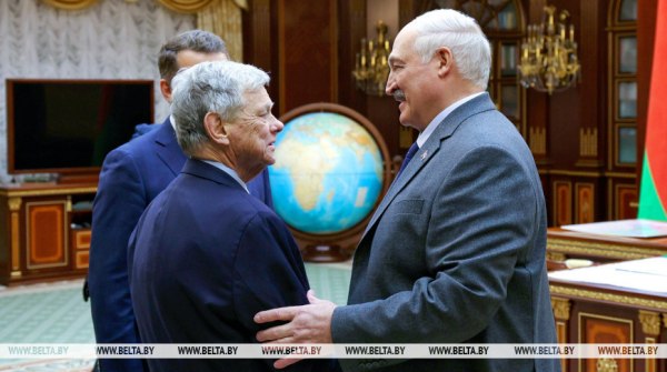 Ο απεσταλμένος του Τραμπ επισκέπτεται τη Λευκορωσία – Νέες συνομιλίες με τον Λουκασένκο για τους «ομήρους»