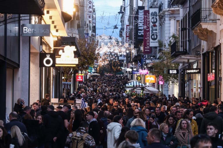 Τελευταία Κυριακή με τα καταστήματα ανοικτά –  Εκτιμήσεις της αγοράς για τον χριστουγεννιάτικο τζίρο
