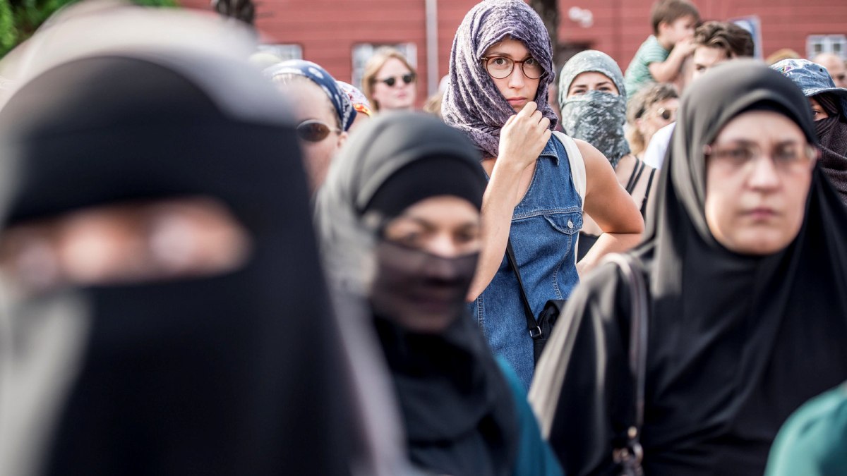Δανία: Σχέδιο νόμου για την απαγόρευση της μπούρκας και του νικάμπ σε σχολεία και πανεπιστήμια