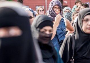 Δανία: Σχέδιο νόμου για την απαγόρευση της μπούρκας και του νικάμπ σε σχολεία και πανεπιστήμια