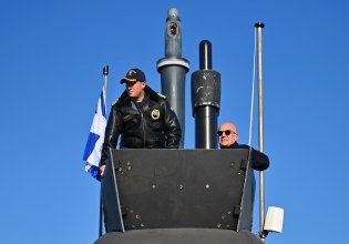 Ο Δένδιας στο Υποβρύχιο «ΠΙΠΙΝΟΣ» – Παρακολούθησε βολή του νέου τύπου τορπίλης «SeaHake mod4»