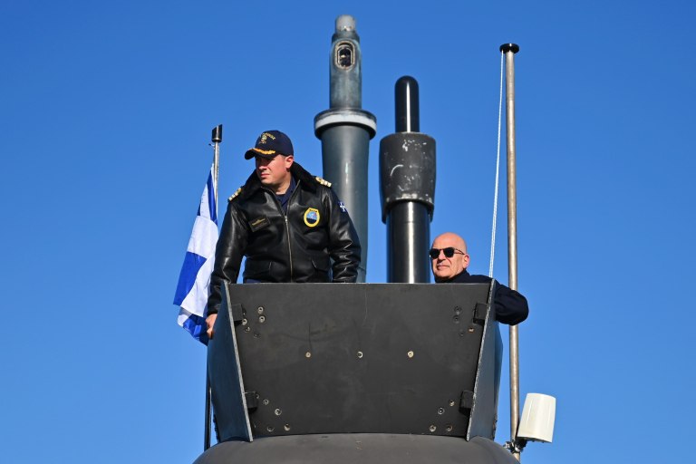 Ο Δένδιας στο Υποβρύχιο «ΠΙΠΙΝΟΣ» – Παρακολούθησε βολή του νέου τύπου τορπίλης «SeaHake mod4»