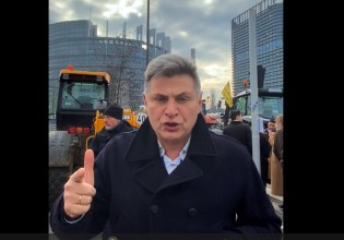 Στα μπλόκα των αγροτών στο Στρασβούργο ο Φαραντούρης – «Οι Έλληνες αγρότες αντιμετωπίζουν διαφθορά και ‘Φραπέδες’»