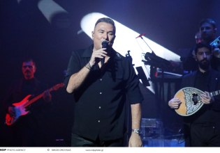 Αντώνης Ρέμος: Ανέβασε στη σκηνή την 10χρονη κόρη του Ελένη – Η αφιέρωση