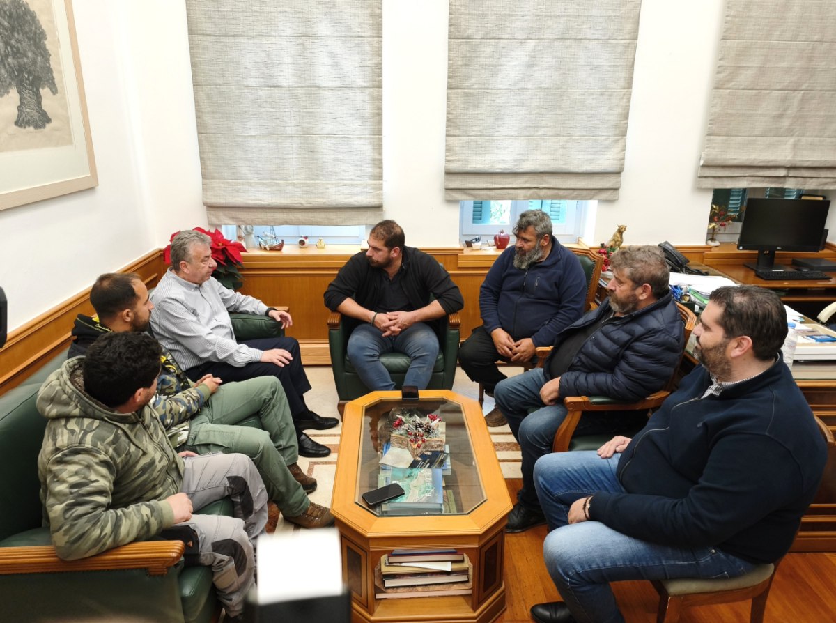 Συνάντηση Περιφερειάρχη Κρήτης με αντιπροσωπεία Αγροτοκτηνοτρόφων
