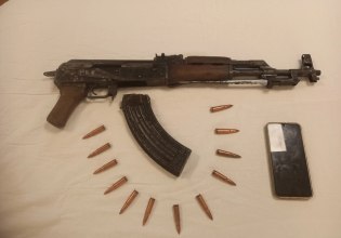 Συναγερμός σε σταθμό ΚΤΕΛ της Αθήνας: 20χρονος εντοπίστηκε με καλάσνικοφ