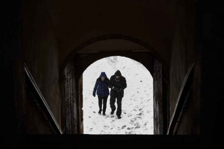 Καιρός: Θερμοκρασίες κάτω από το μηδέν παραμονή και ανήμερα της Πρωτοχρονιάς – Χιόνια ακόμη και στην Αττική