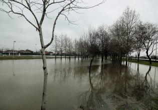 Θεσσαλία: Κοντά στα όρια υπερχείλισης ο Πηνειός