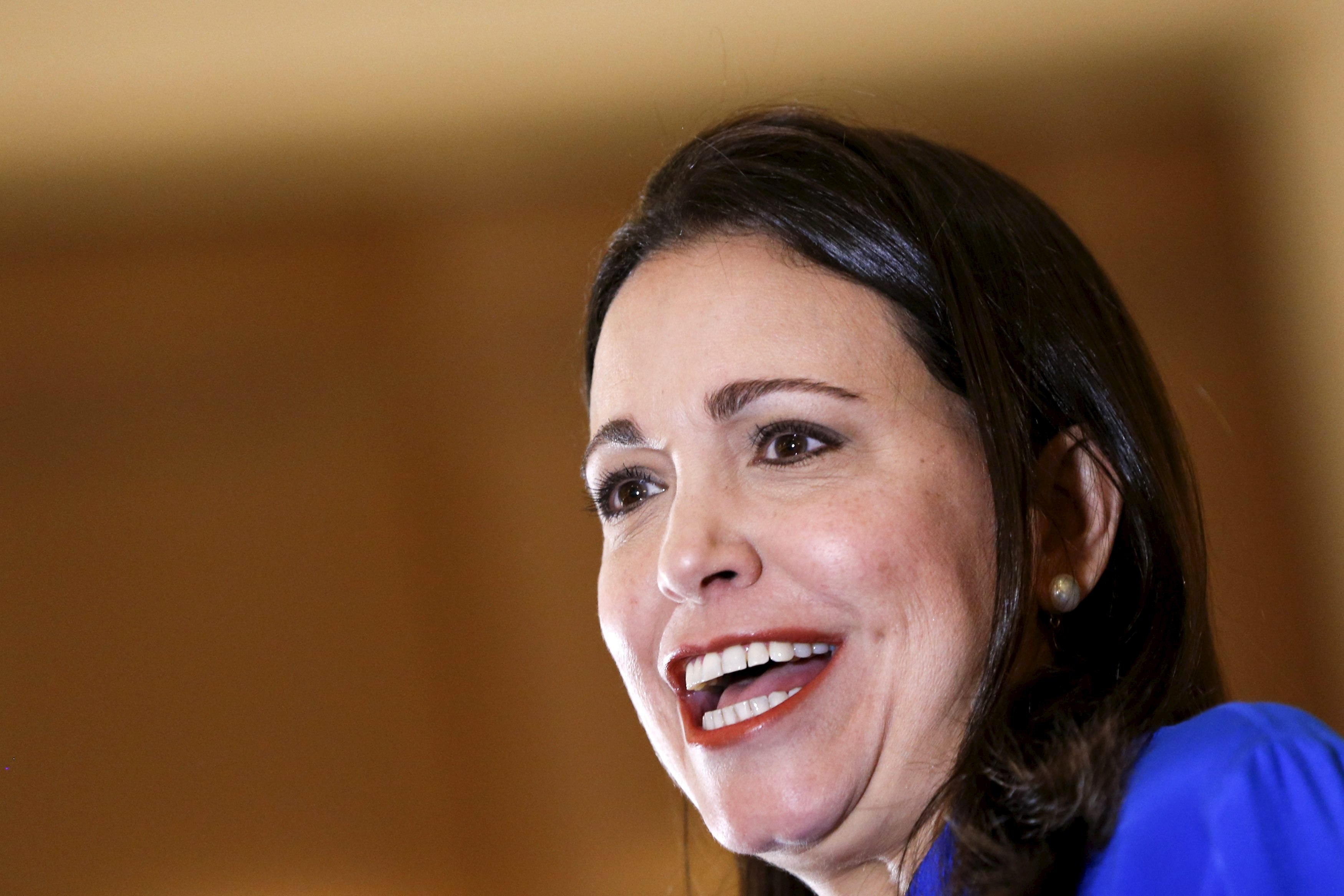 Δεν πάει στο Όσλο για το Νόμπελ η Μαρίνα Κορίνα Ματσάδο – Θα παραλάβει το βραβείο η κόρη της