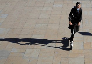 Ηλεκτρικά πατίνια: Γιατί αυτή η μορφή μικροκινητικότητας απειλεί την υγεία των νέων – Τι δείχνουν οι έρευνες