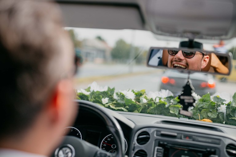 Γιατί όταν οδηγείτε είναι καλύτερα να κρατάτε το στόμα σας κλειστό