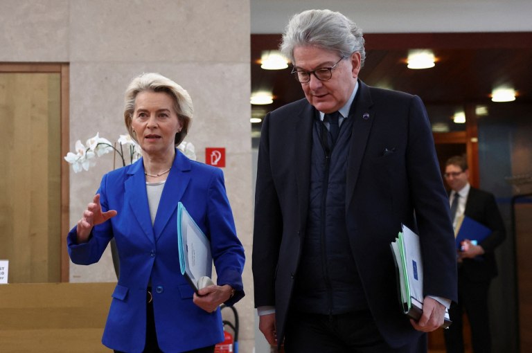 Αμερικανικές κυρώσεις σε 5 Ευρωπαίους για τις προσπάθειες περιορισμού της ρητορικής μίσους – Οργή στην ΕΕ