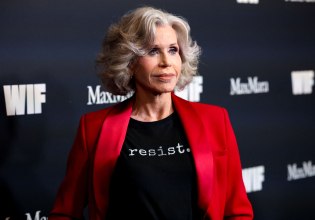 «Kαταστροφική συμφωνία» η εξαγορά της Warner Bros. από το Netflix για την Τζέιν Φόντα