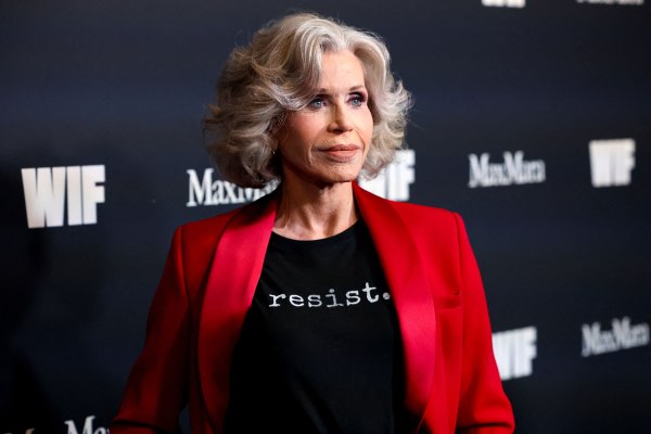 «Kαταστροφική συμφωνία» η εξαγορά της Warner Bros. από το Netflix για την Τζέιν Φόντα