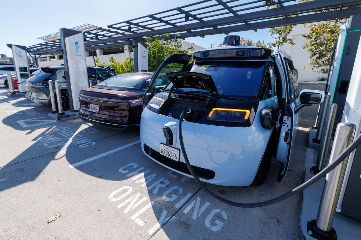 Οι μπαταρίες λιθίου προσφέρουν υψηλή ενεργειακή πυκνότητα, περιέχουν όμως εύφλεκτους υγρούς ηλεκτρολύτες (Reuters)