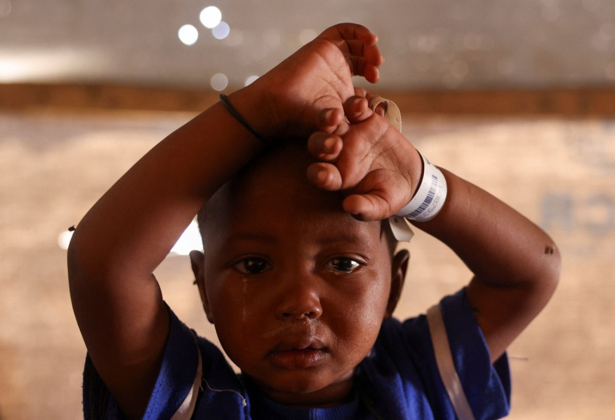 Σκλαβοπάζαρο και σύγχρονο παιδομάζωμα: Το Σουδάν, ο πόλεμος και τα παιδιά «ενός κατώτερου Θεού»