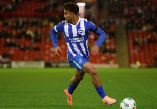 O Κωστούλας κάνει… πλάκα στην προπόνηση της Μπράιτον (vid)