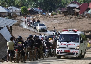 Φονικές πλημμύρες στη Σουμάτρα: Τουλάχιστον 631 νεκροί και 1 εκατομμύριο εκτοπισμένοι
