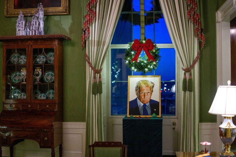 Ο Τραμπ παραδέχεται συνομιλία με τον Μαδούρο – Υποβαθμίζει το κλείσιμο του εναέριου χώρου στη Βενεζουέλα