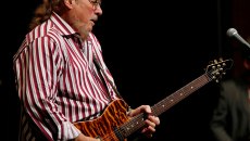 «Η μουσική του θα τον κρατήσει ζωντανό για πάντα»: Πέθανε ο «πανταχού παρών» θρύλος της κιθάρας Στιβ Κρόπερ