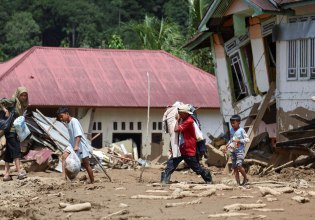 Ινδονησία: Πάνω από 1.000 νεκροί από πλημμύρες και κατολισθήσεις – 218 αγνοούμενοι