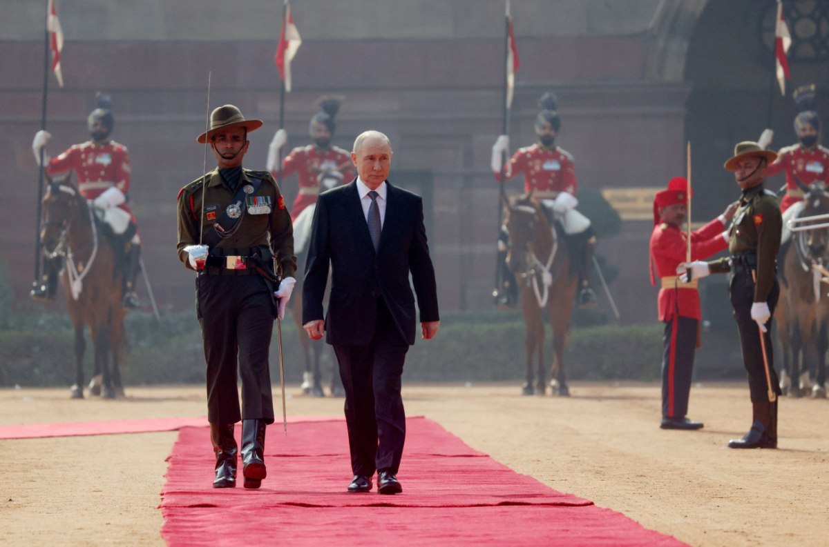 Πούτιν: Θερμή υποδοχή του Ρώσου προέδρου στην Ινδία – Στο επίκεντρο το πετρέλαιο, υπό την πίεση των ΗΠΑ