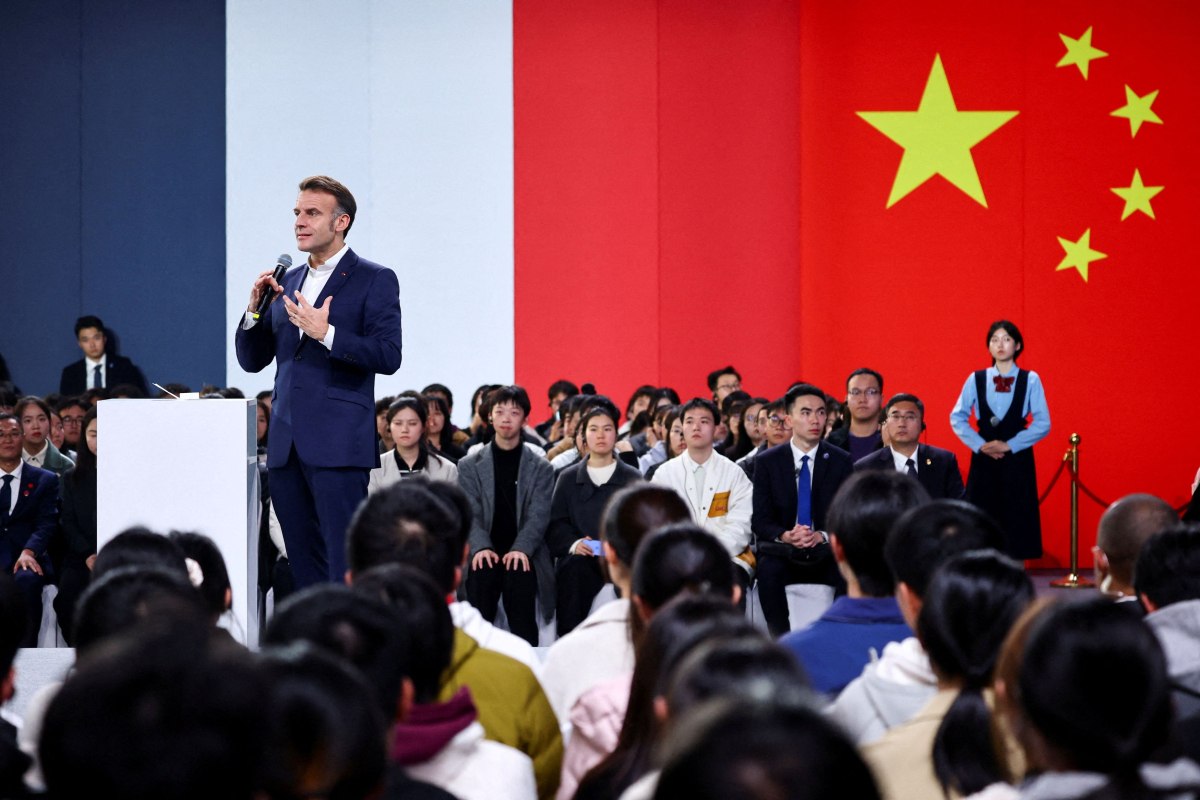 Ο Μακρόν προειδοποιεί την Κίνα για επιβολή δασμών από την Ευρωπαϊκή Ένωση