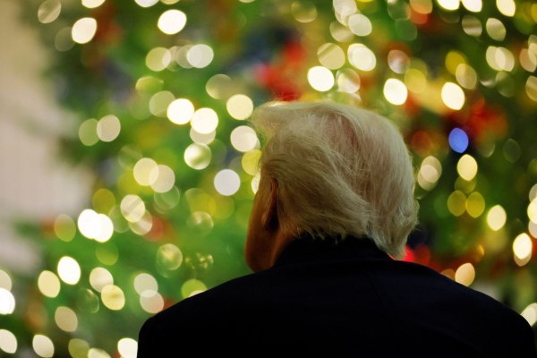 Η Ευρώπη μπροστά σε μια νέα πρόκληση – Τις παρεμβάσεις Τραμπ στις εκλογές