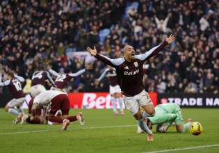 Η «ξέφρενη» κούρσα της Άστον Βίλα – Ο Έμερι βρήκε τις λύσεις και αποθεώνεται