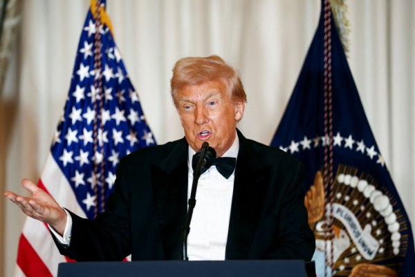 Νομικό μέτωπο από Costco, Revlon και Kawasaki κατά των δασμών Τραμπ