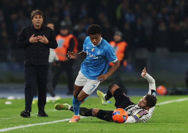 Ο Κόντε(ς) και ο «βασιλιάς» της Νάπολι