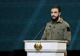 Συρία: Έναν χρόνο μετά την ανατροπή Άσαντ, ο Αλ-Σάρα υπόσχεται «συνύπαρξη και δικαιοσύνη»