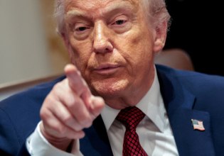 Ο Τραμπ ξαναχτυπά: «Η Ευρώπη είναι μια αποσυντιθέμενη ομάδα εθνών που διοικείται από αδύναμους ανθρώπους»