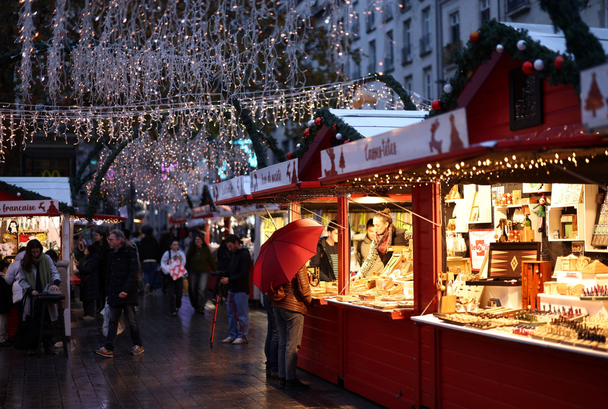 Χριστουγεννιάτικες αγορές στο έλεος της παγκοσμιοποίησης: Το έθιμο που έγινε βιομηχανία