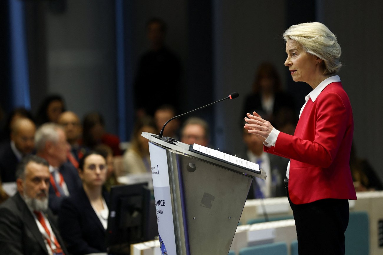 Ευρωπαϊκή Επιτροπή: Επίκειται ανατροπή της απαγόρευσης κινητήρων εσωτερικής καύσης