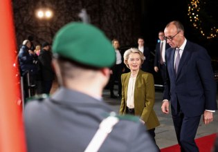 Η φον ντερ Λάιεν δείχνει Ουκρανία στην ΕΕ και της δίνει την τελική απόφαση για την παραχώρηση εδαφών