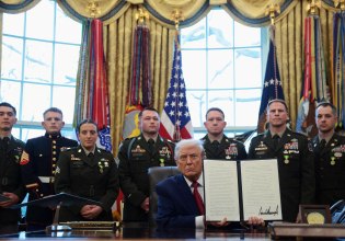 Η ΕΕ μπροστά στην αυταρχική έλξη των ΗΠΑ – Αν δεν ενωθεί, θα περιθωριοποιηθεί