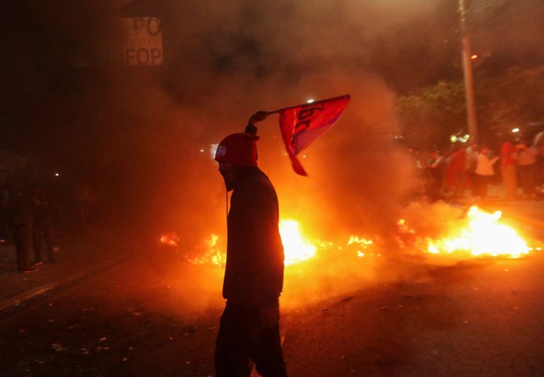 Εκλογές στην Ονδούρα: Τουλάχιστον 8 τραυματίες σε διαδήλωση για την ανακοίνωστη των αποτελεσμάτων