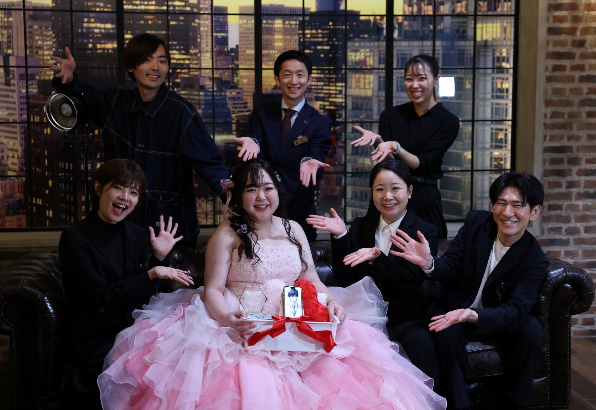 Έρωτας στην εποχή της ΑΙ – Στην Ιαπωνία μπορείτε να παντρευτείτε τον χάρτινο ήρωα των ονείρων σας