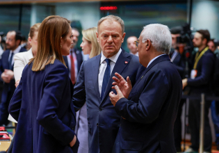 Τουσκ από τη σύνοδο της ΕΕ: Συμφωνήσαμε να εξετάσουμε τη χρήση των ρωσικών κεφαλαίων για την Ουκρανία