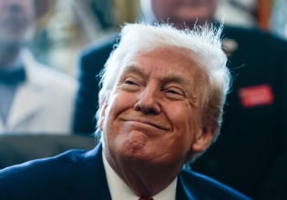 Ο Τραμπ «αφήνει στο τραπέζι» το ενδεχόμενο πολέμου με την Βενεζουέλα